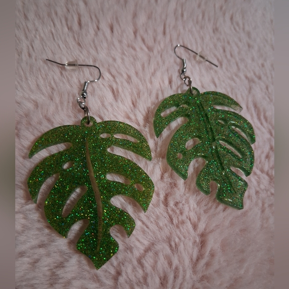 Jewelry - Spring Summer Green Leaf Glitter Dangle Earrings, Leaf Earrings,